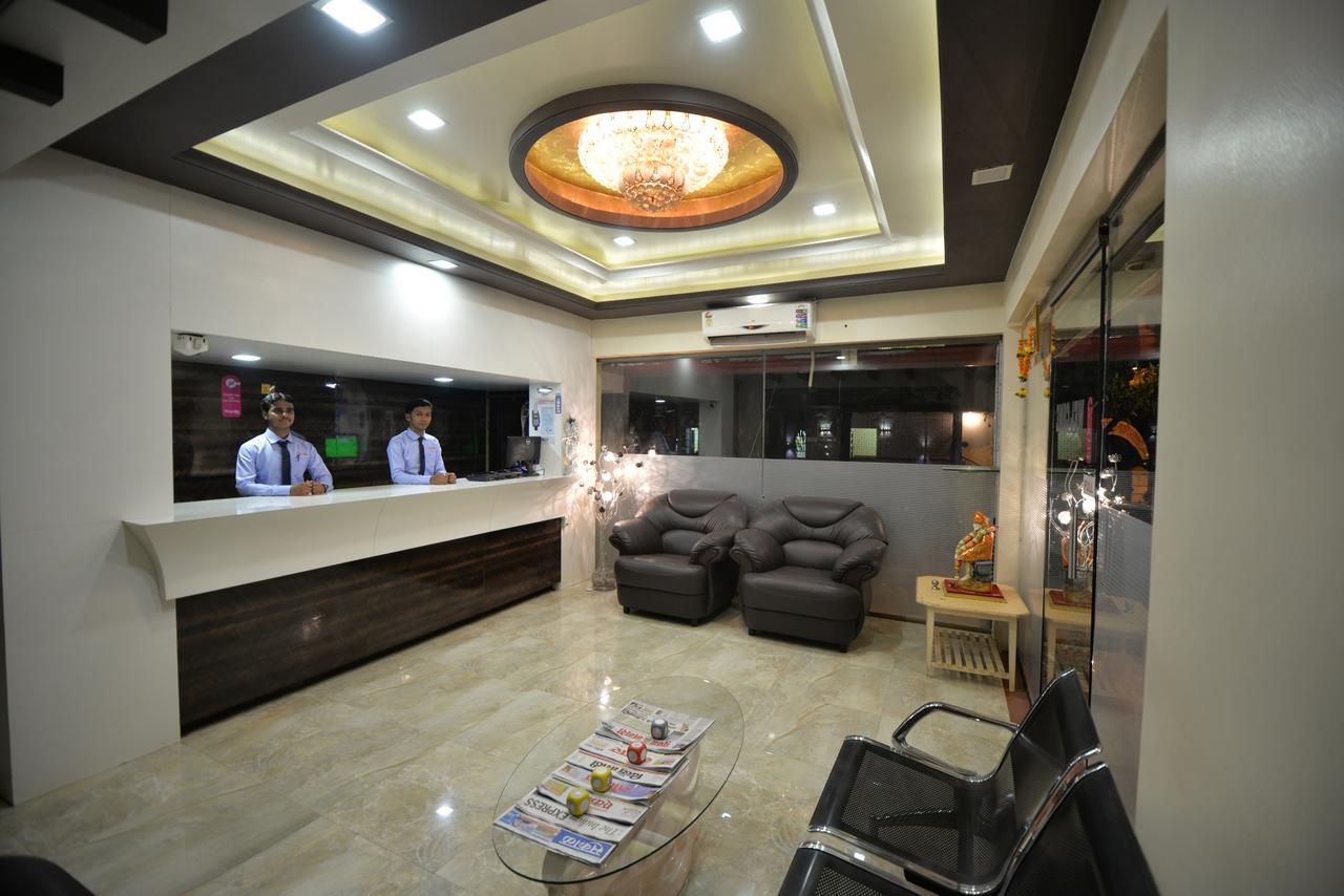 Hotel Radhe Krishna Солапур Экстерьер фото
